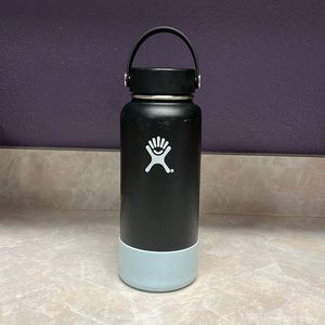 Hydro Flask 32oz Wide Mouth with Flex Cap and Boot